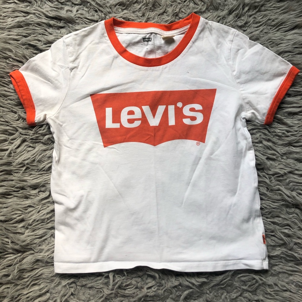 Levi’s logo shirt